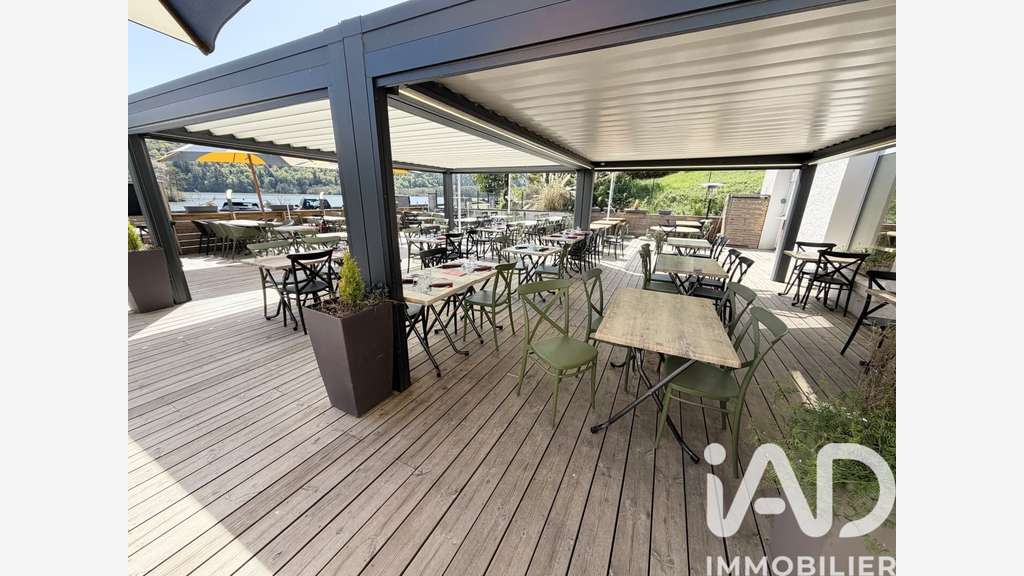 AV restaurant empl exceptionnel à Chambon-sur-Lac