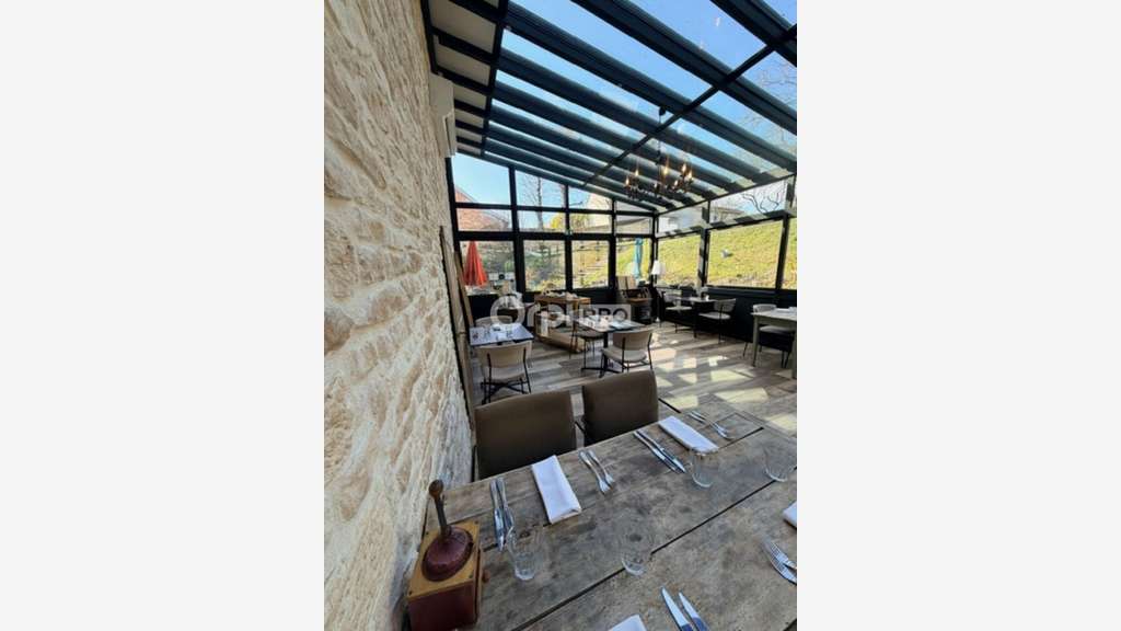 Vente restaurant calme et verdoyant à Champfleury