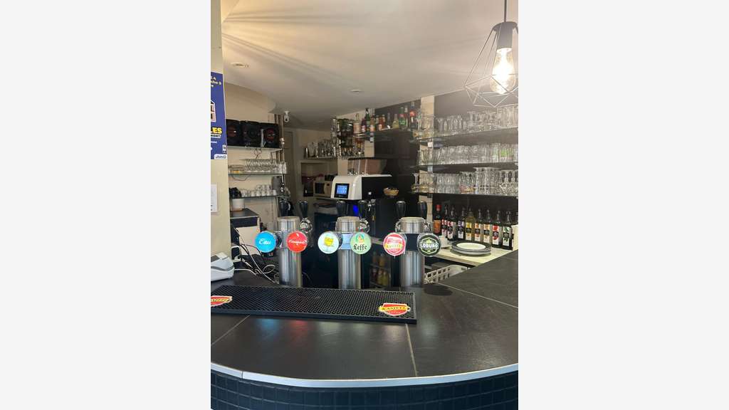 Vente bar brasserie terrasse empl N°1 à Chaumont