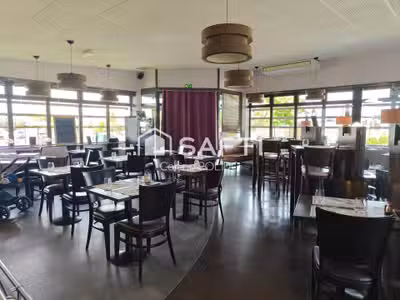 LOCAL COMMERCIAL RESTAURATION