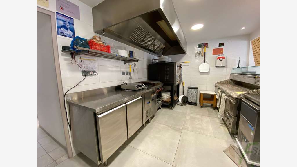 Etablissement à vendre avec terrasse à Culoz