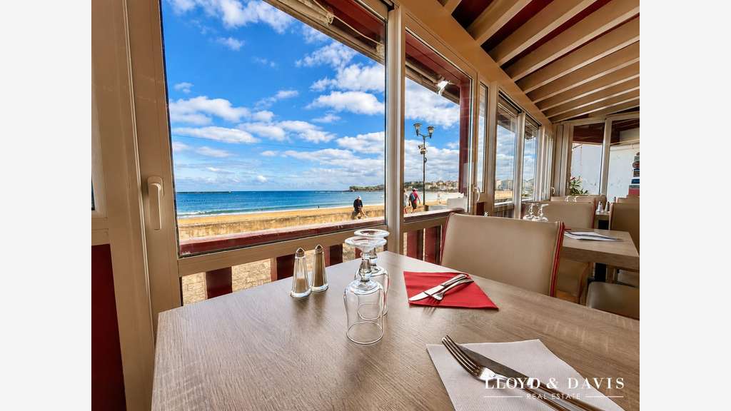 Vente restaurant face à la baie de St Jean de Luz