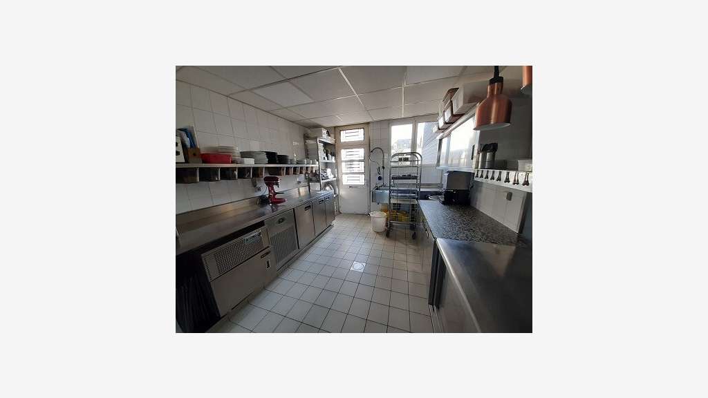 Cède restaurant emplacement premium secteur Chinon