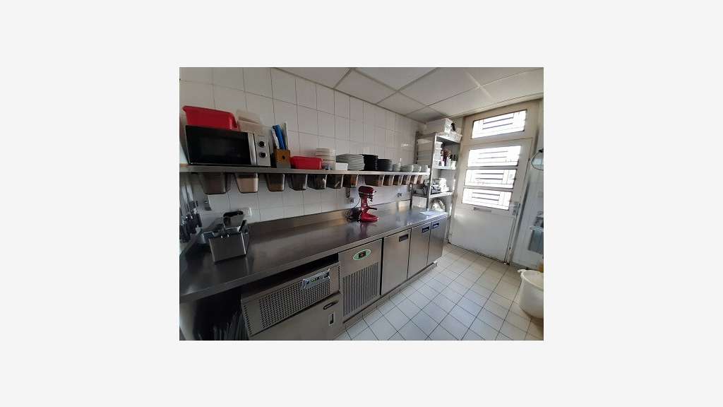 Cède restaurant emplacement premium secteur Chinon