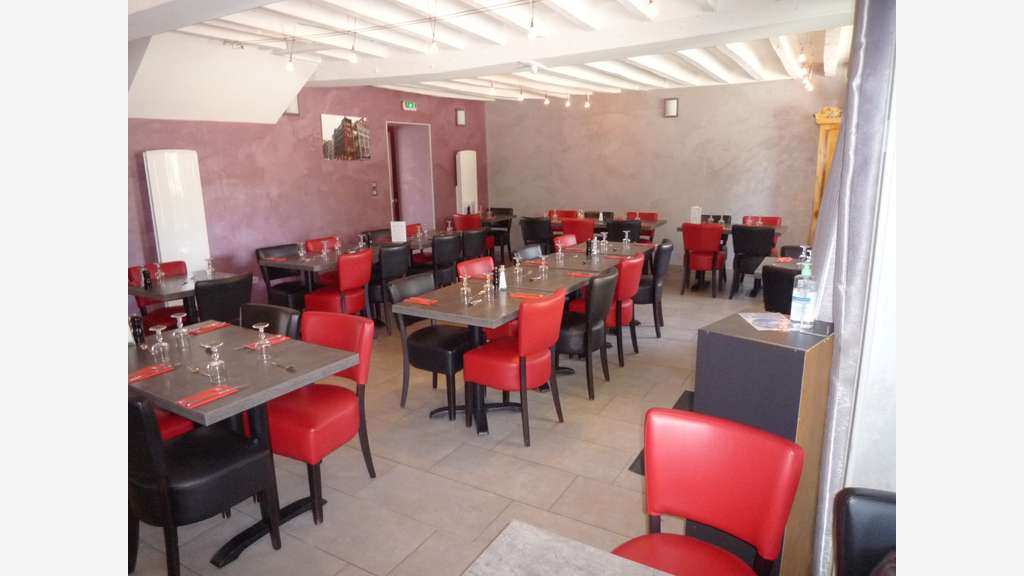 Vente restaurant traditionnel en coeur de ville 28