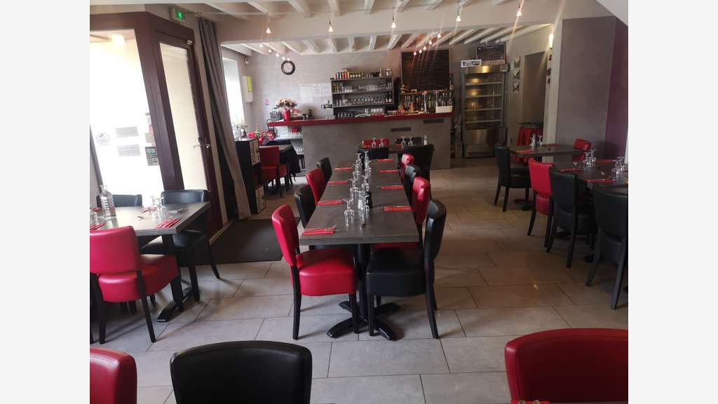 Vente restaurant traditionnel en coeur de ville 28