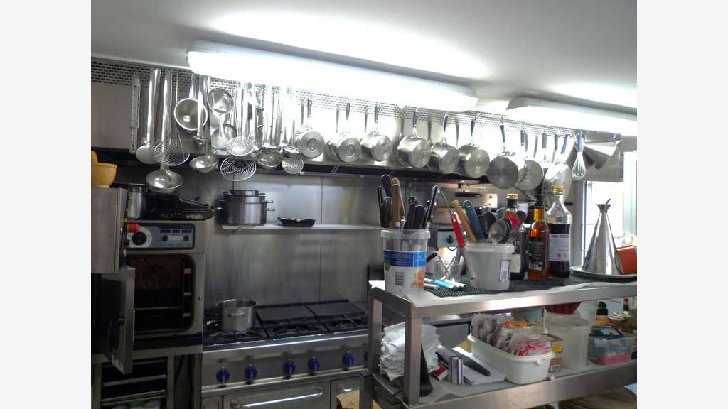 Vente restaurant traditionnel en coeur de ville 28