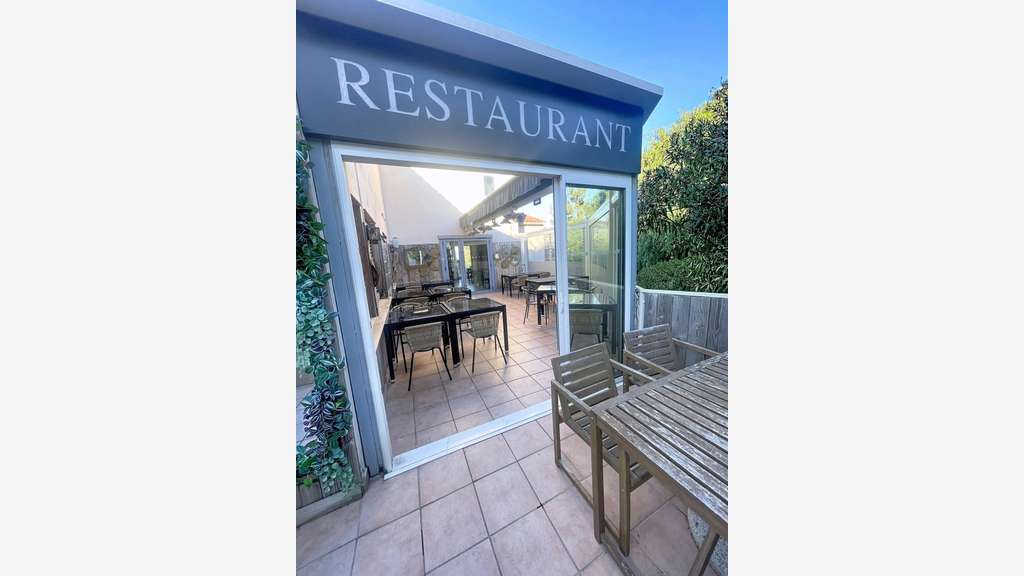 Vente bar lounge restaurant en presqu’île de Giens