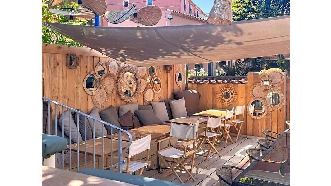 Vente bar lounge restaurant en presqu’île de Giens