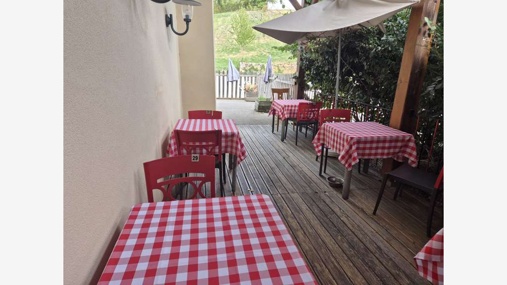 Cède restaurant traditionnel site touristique Jura