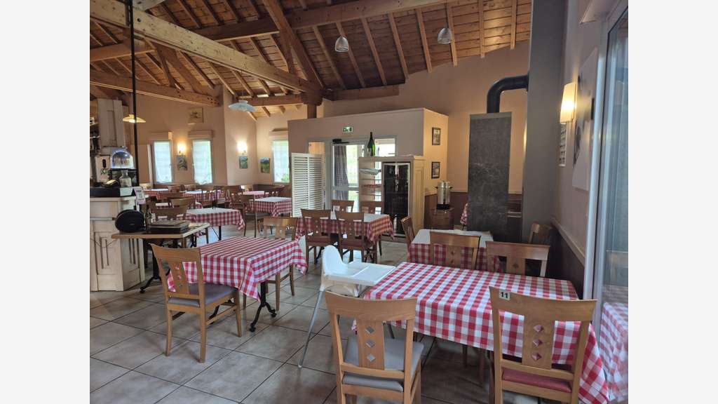Cède restaurant traditionnel site touristique Jura