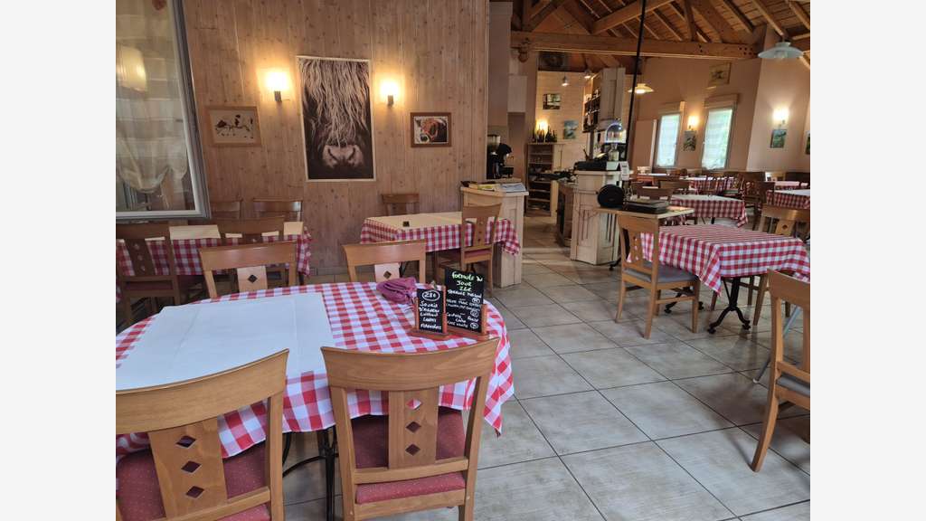 Cède restaurant traditionnel site touristique Jura
