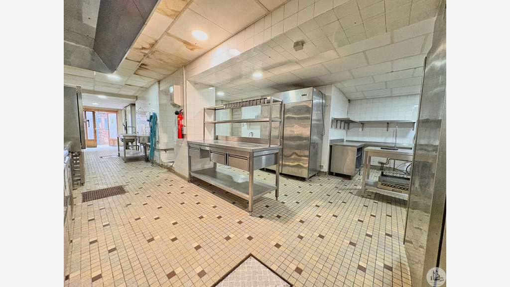 Vente restaurant avec beaucoup de potentiel  47