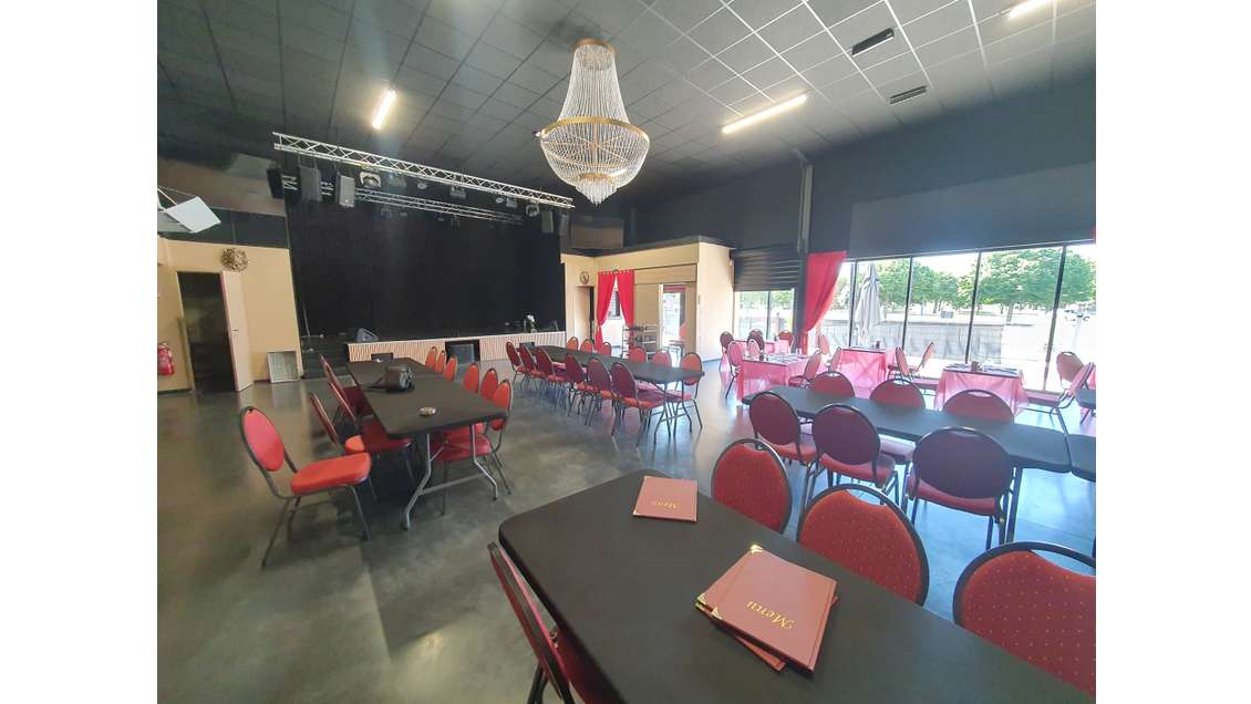 RESATURANT DINER SPECTACLES VAUCLUSE