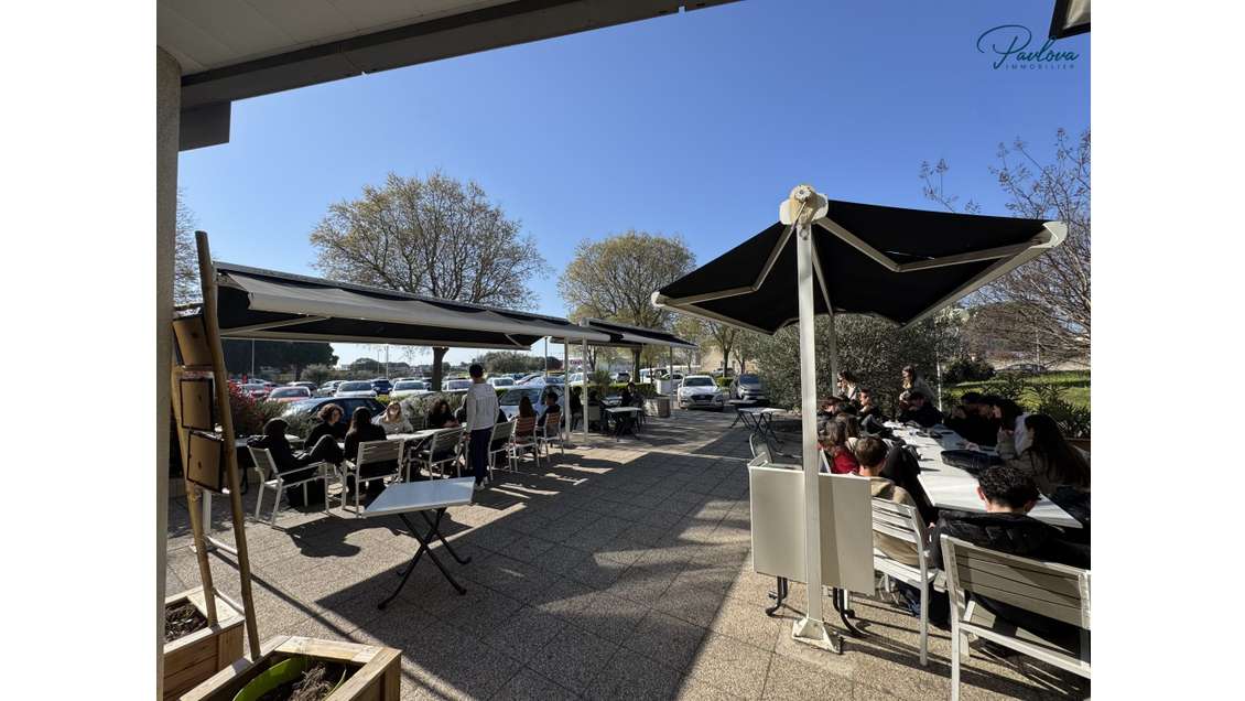 Etablissement avec terrasse à vendre à Lattes