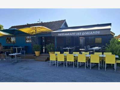 AV restaurant vue sur le port du Château d’Oléron