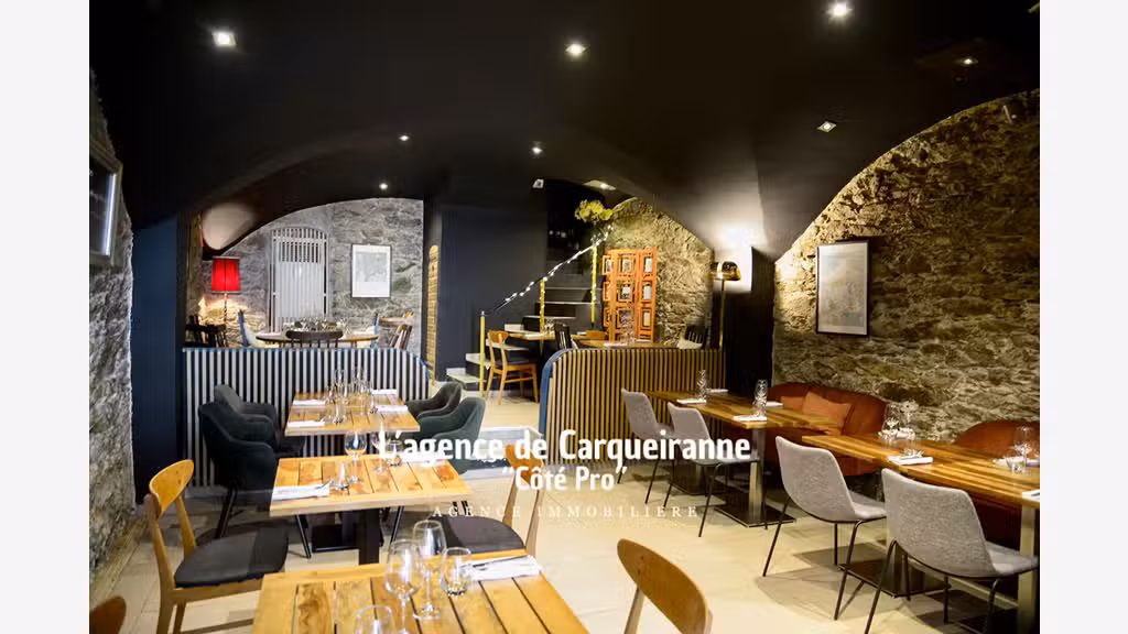 AV restaurant 105m² Le Lavandou emplacement N°1