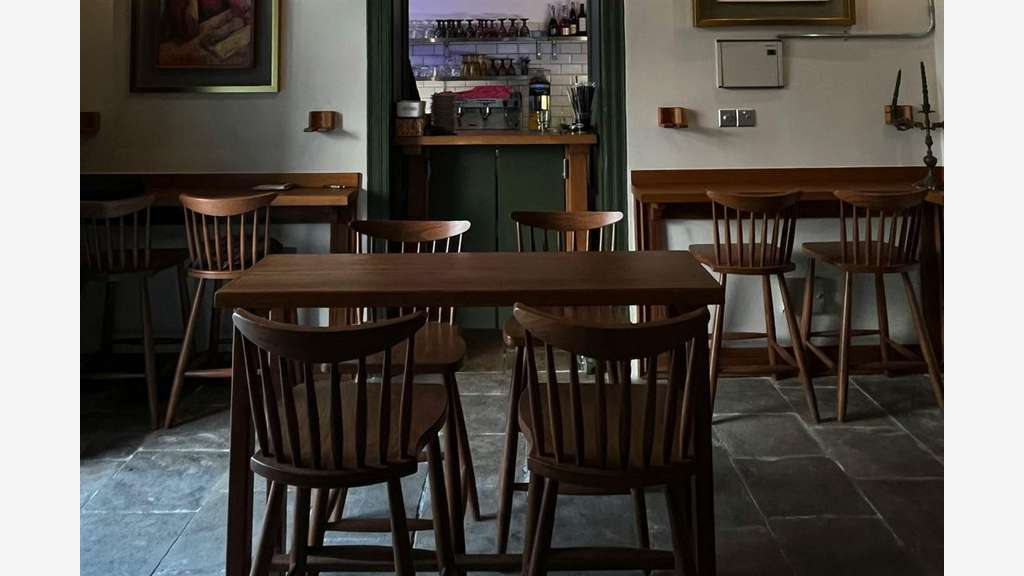 Bar brasserie restaurant