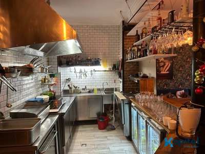 AV restaurant 76 cvts avec petit loyer à Levallois