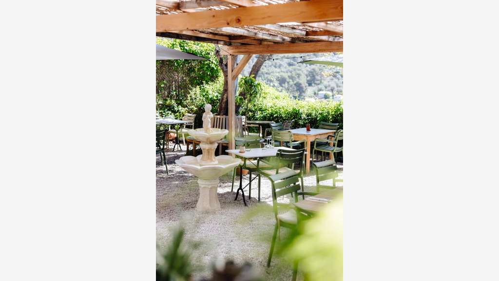 AV restaurant charme saisonnier avec boutique 06