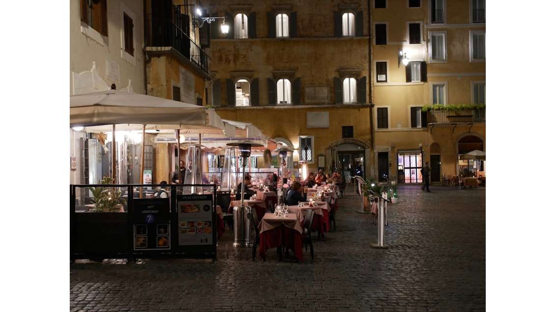 AV restaurant avec terrasse emplacement premium 13