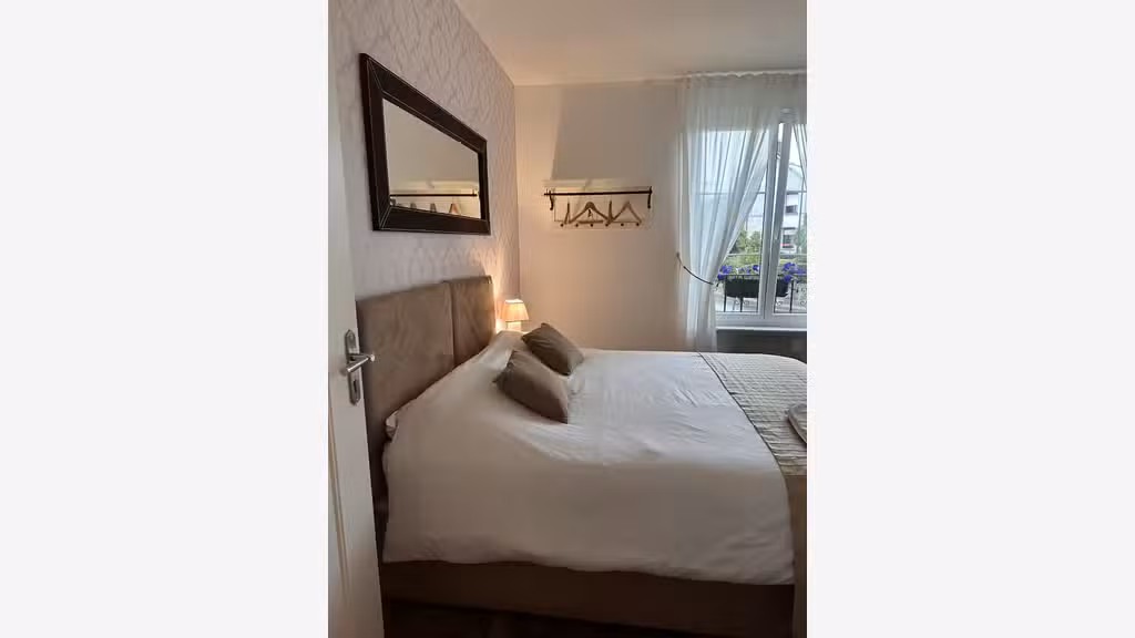Vente restaurant chambres meublées et logement 50