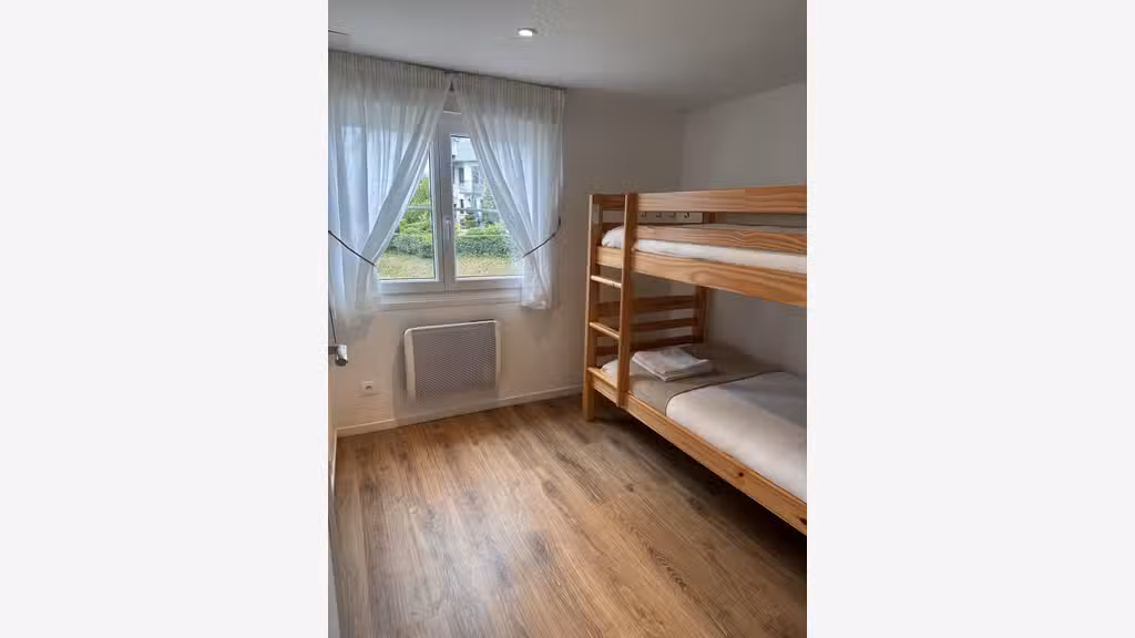 Vente restaurant chambres meublées et logement 50