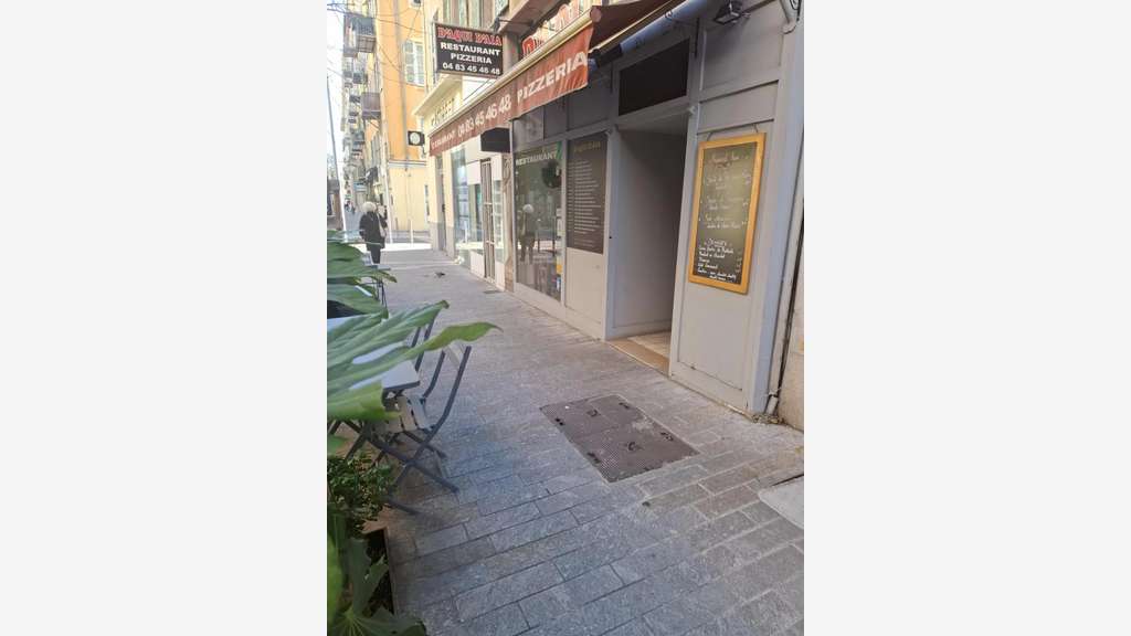 Vente restaurant pizzeria sur le port de Nice