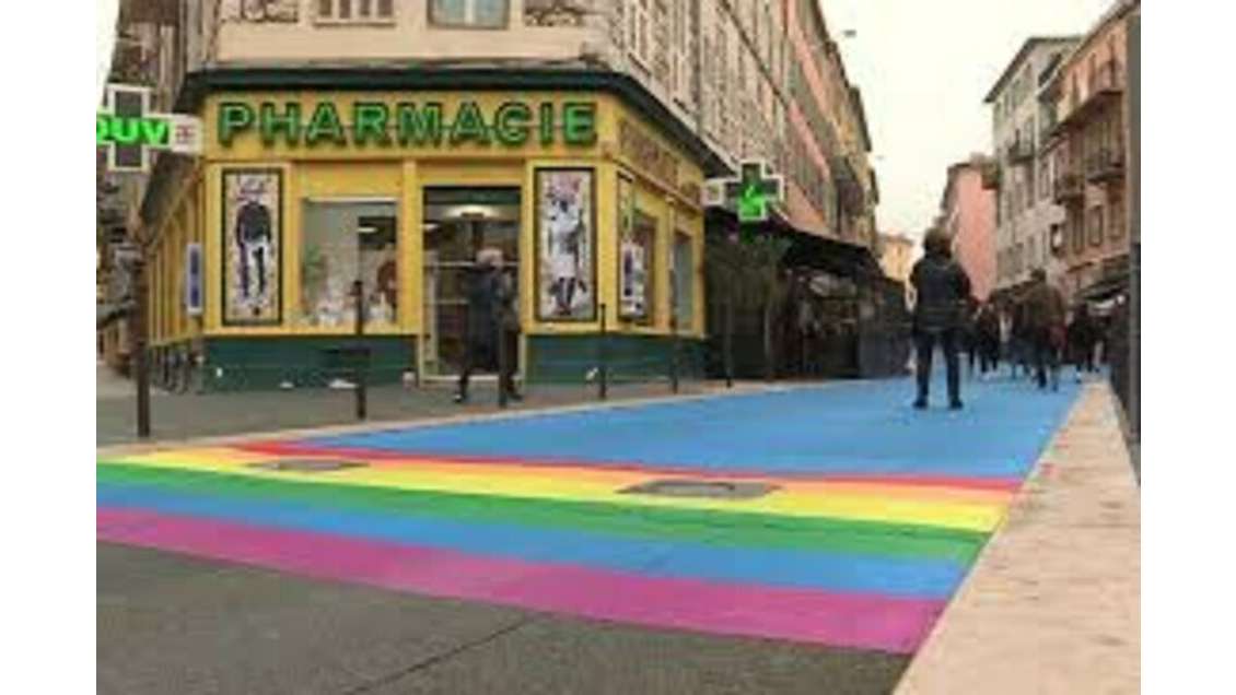 Vente établissement terrasse quartier dynamique 06