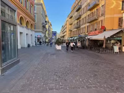 Cède restaurant entièrement neuf et équipé à Nice