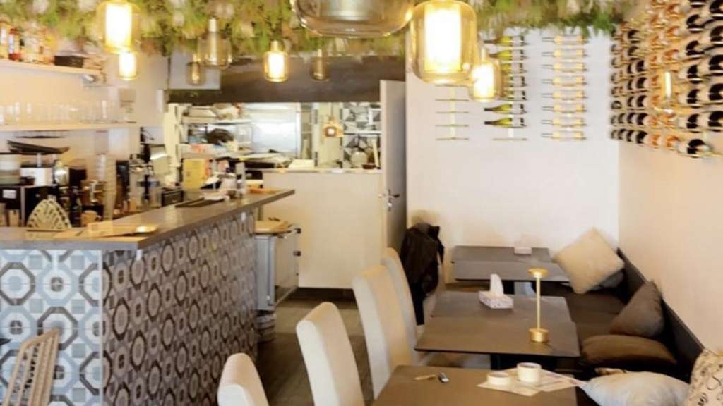 Vente café restaurant terrasse sur le port de Nice