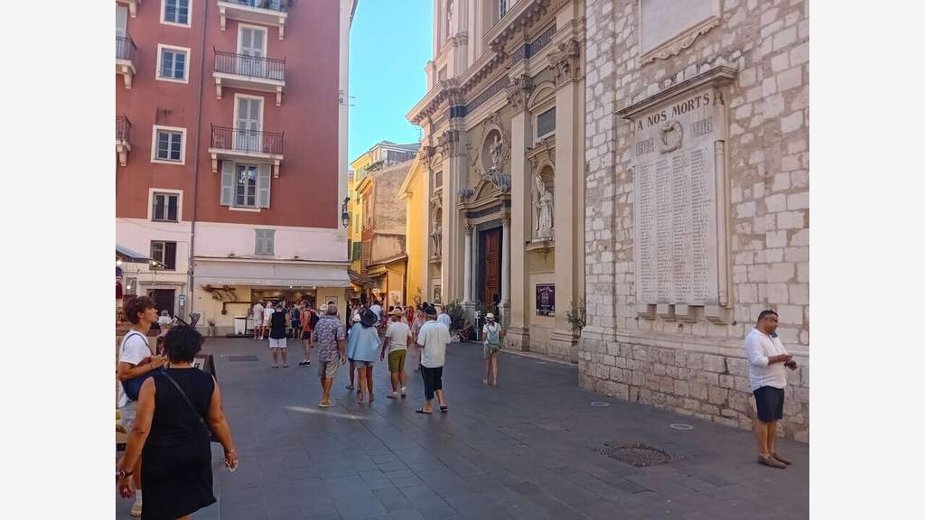 Vente restaurant en angle dans le Vieux-Nice
