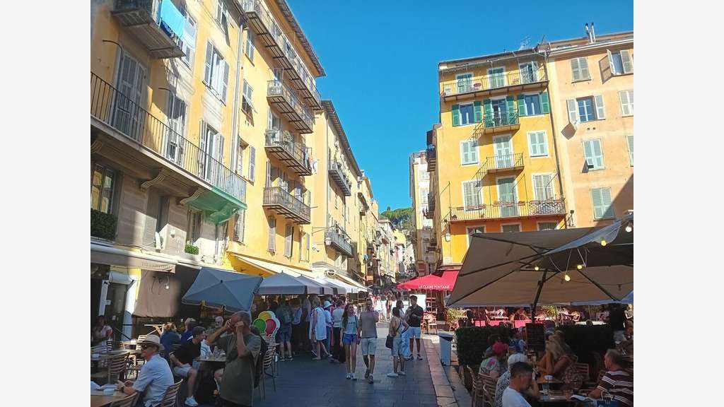 Vente restaurant en angle dans le Vieux-Nice