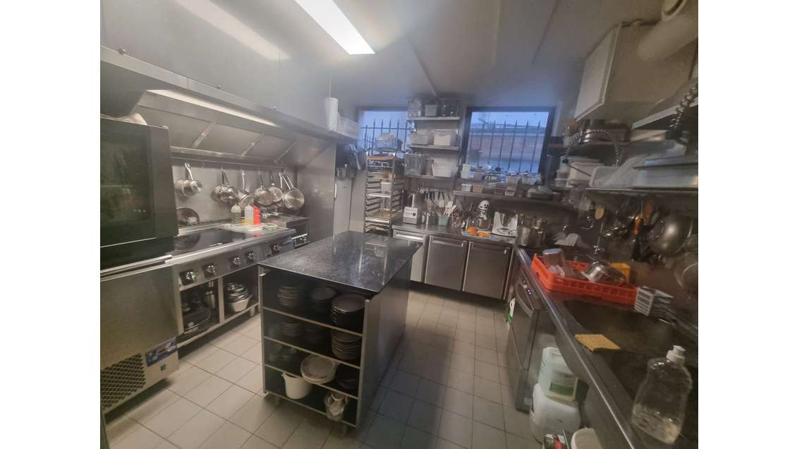 AV restaurant avec extraction et petit loyer 75020