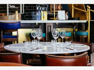 Magnifique restaurant d’angle.