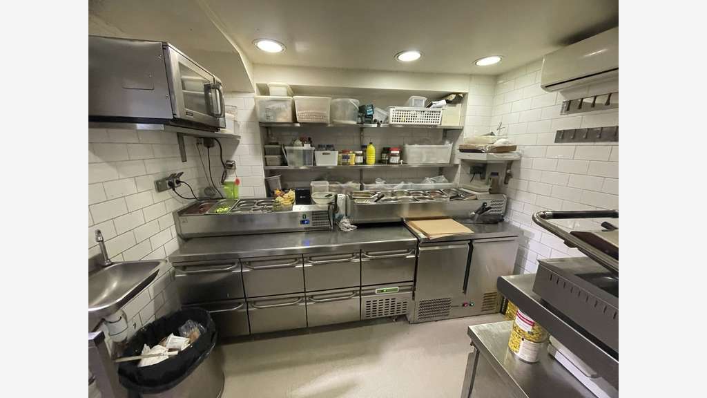 Vente belle affaire d'angle 40 couverts à Paris