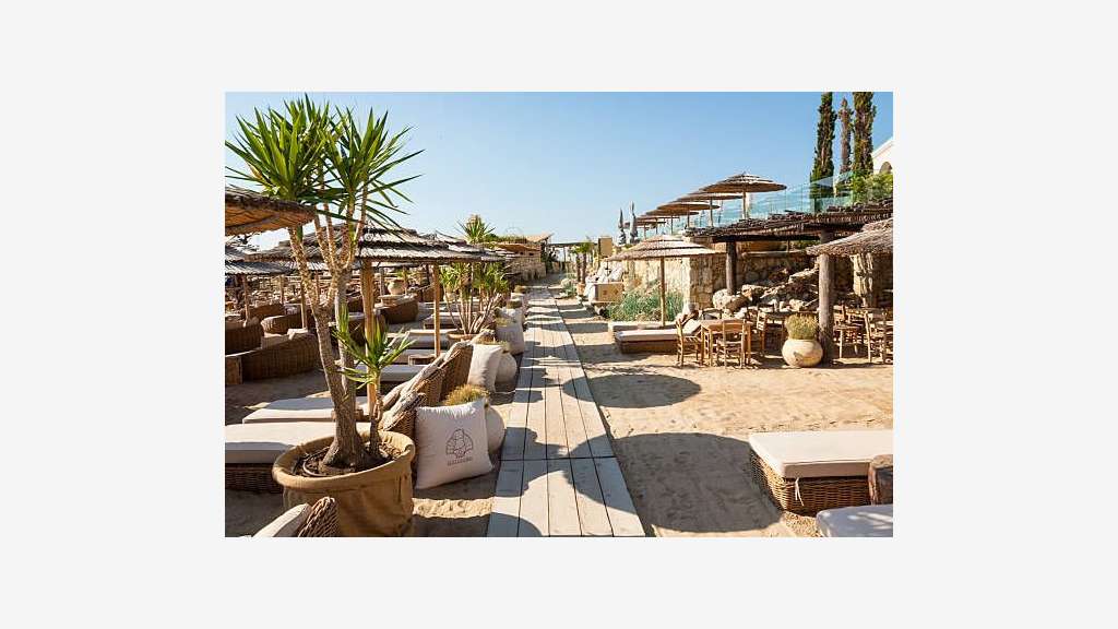 CLUB DE PLAGE D'EXCEPTION - OPPORTUNITE RARE