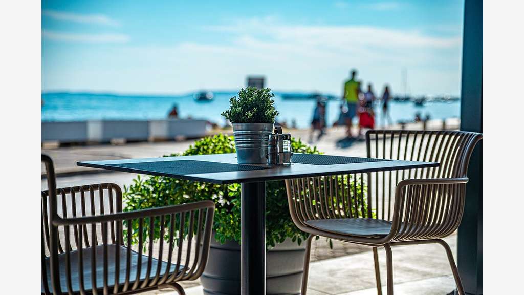 Vd restaurant pizzeria emplacement premium Var