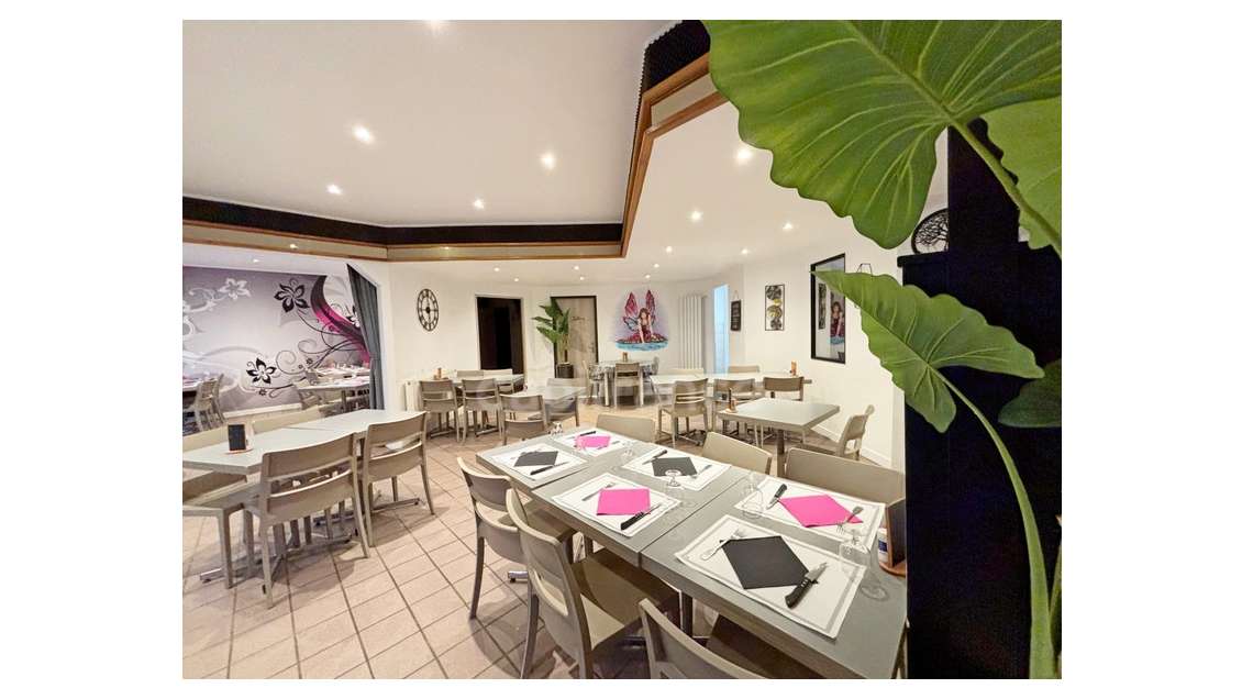 A vendre bar restaurant murs et fonds à Pleyben