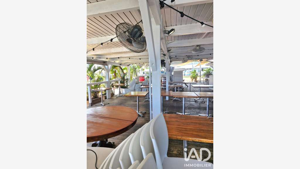 Vente restaurant renommé à la Marina du Gosier
