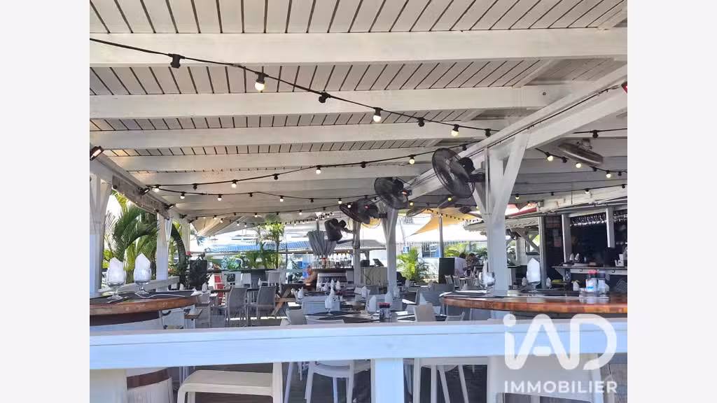Vente restaurant renommé à la Marina du Gosier