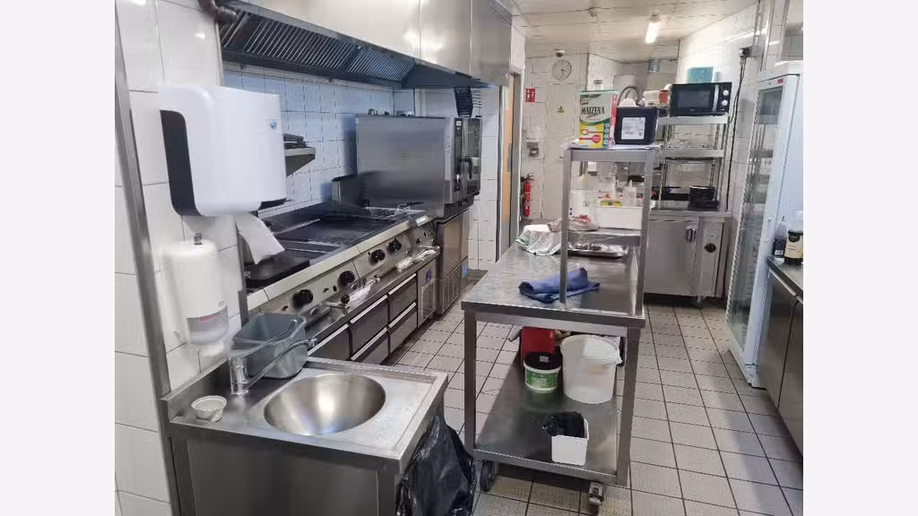 A vendre hôtel restaurant à Puy Guillaume