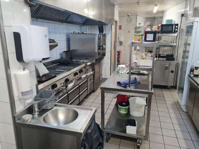 A vendre hôtel restaurant à Puy Guillaume