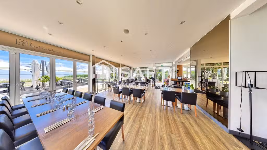 AV restaurant vue exceptionnelle sur l'estuaire 33