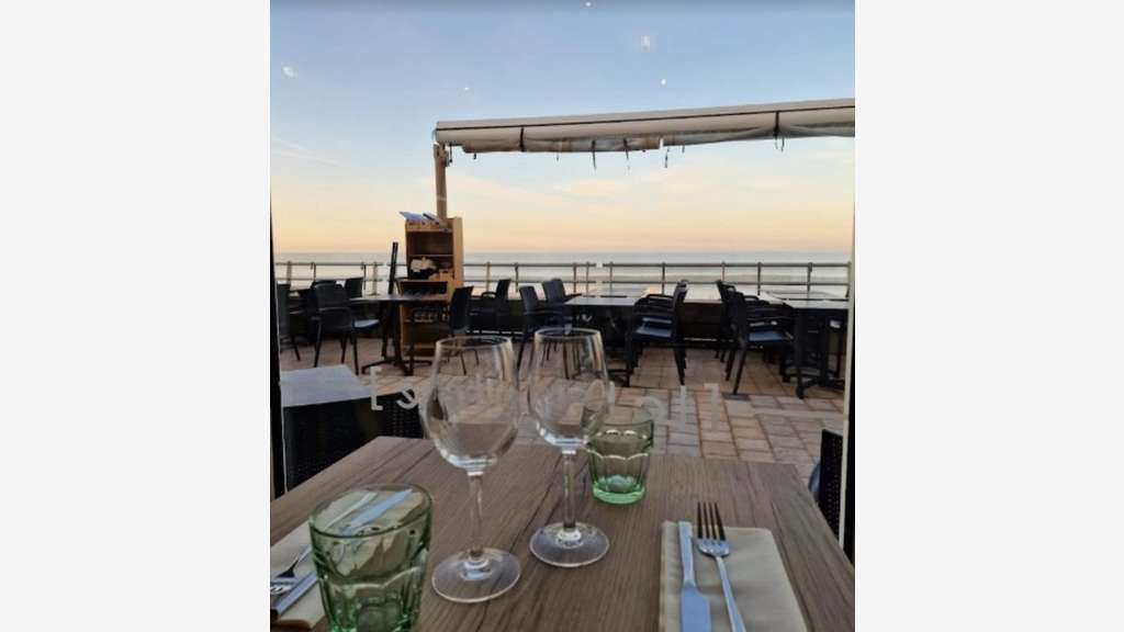 FDC restaurant vue mer à vendre à Saint Gilles