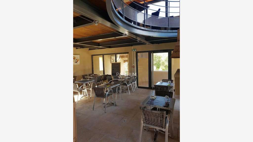Restaurant à vendre à Saint-Martin-les-Eaux
