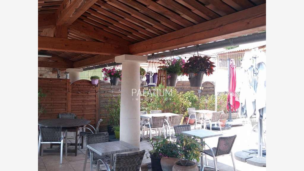 Restaurant à vendre à Saint-Martin-les-Eaux
