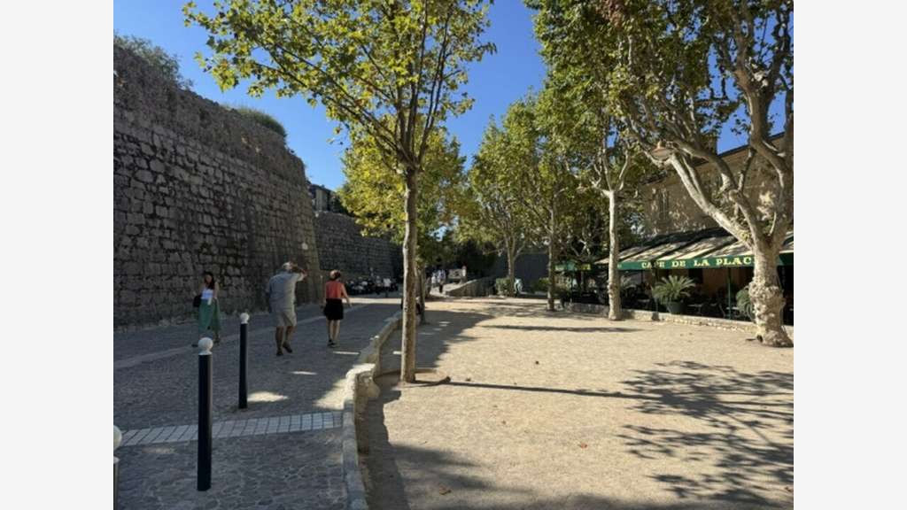 Etablissement neuf à reprendre à St Paul de Vence