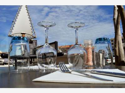 Vente FDC restauration 120m² en bord de quai Sète