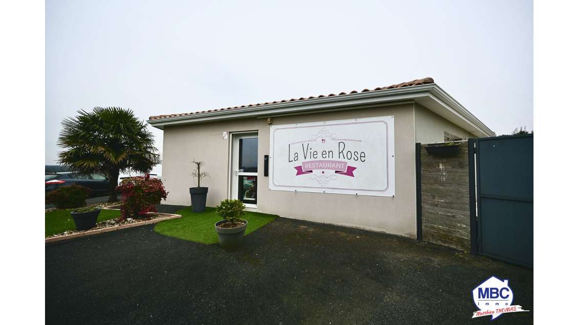 AV restaurant placé proche zone commerciale 49